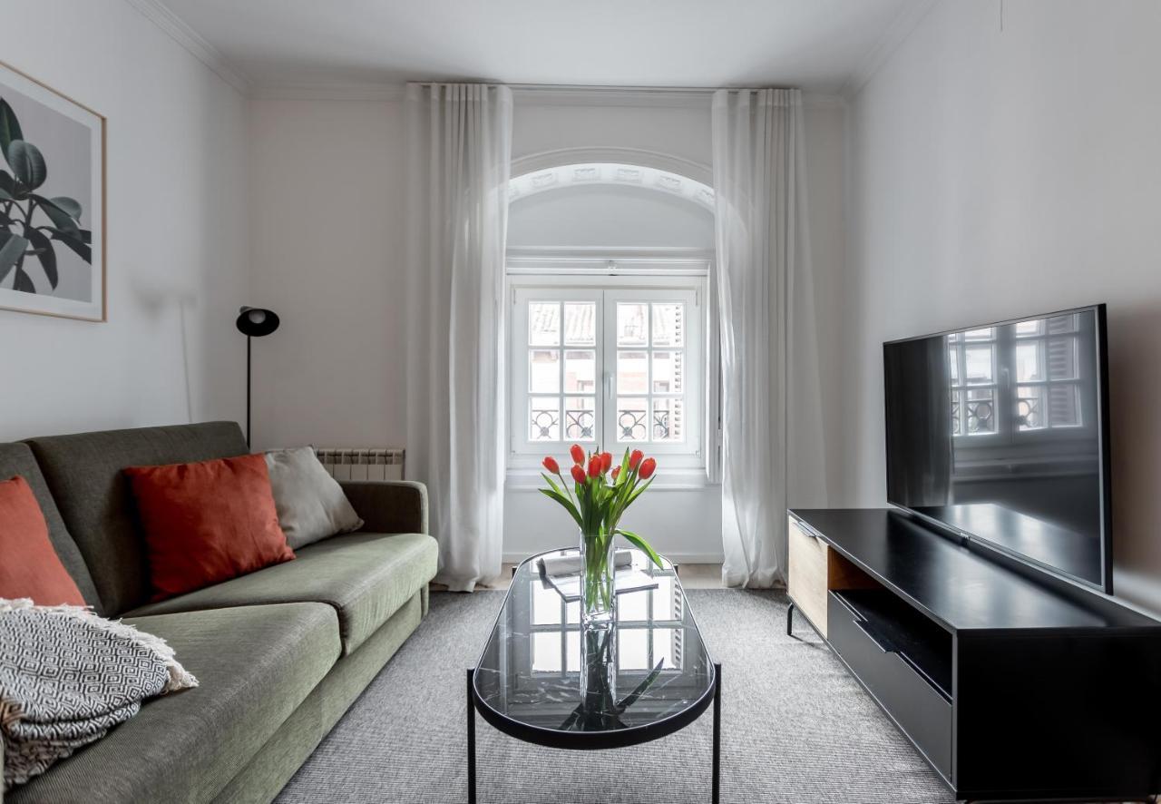Aspasios Calle Mayor Apartments Мадрид Екстериор снимка